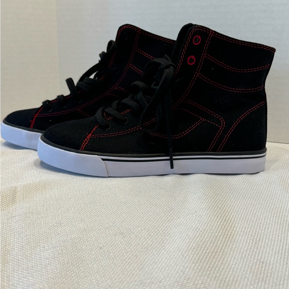 Pastry Unisex/Women's High Top Dance Sneaker/Shoes, Size 5.5, Black & Red